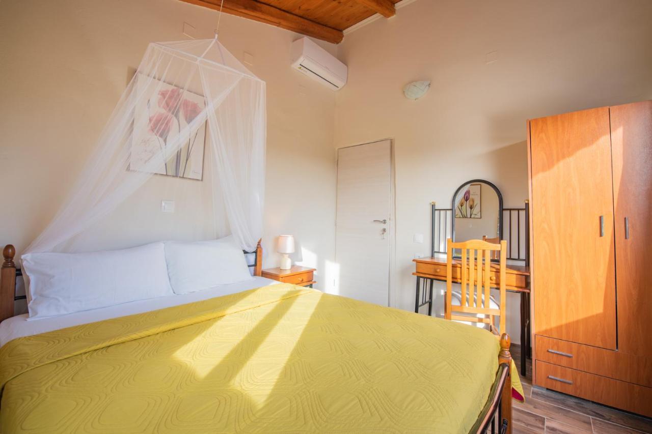 Stelios Stone House Sinarades Villa Kouramades Ngoại thất bức ảnh